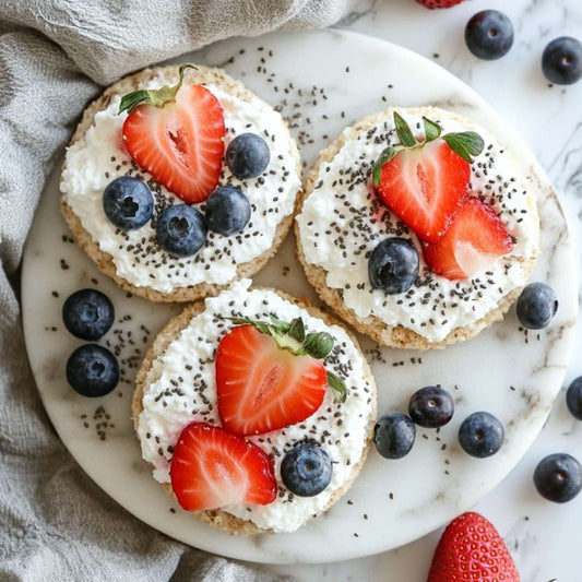 Rice cakes with greek yoghurt and fruits. 